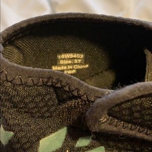 Vibram Shoes - Vibram 5 finger running shoes Vibram Shoes - Vibram 5 finger running shoes